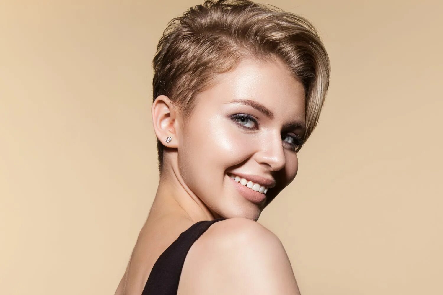 Прически сегодня 18 Chic Asymmetrical Haircuts That Will Make You Want to Go Short