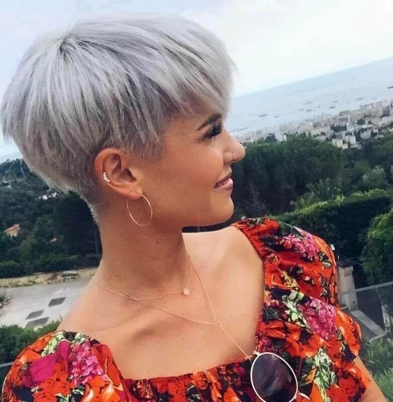 Прически шапочка на короткие волосы фото Lavieduneblondie - DIY & Crafts Short hair styles, Thick hair styles, Short hair