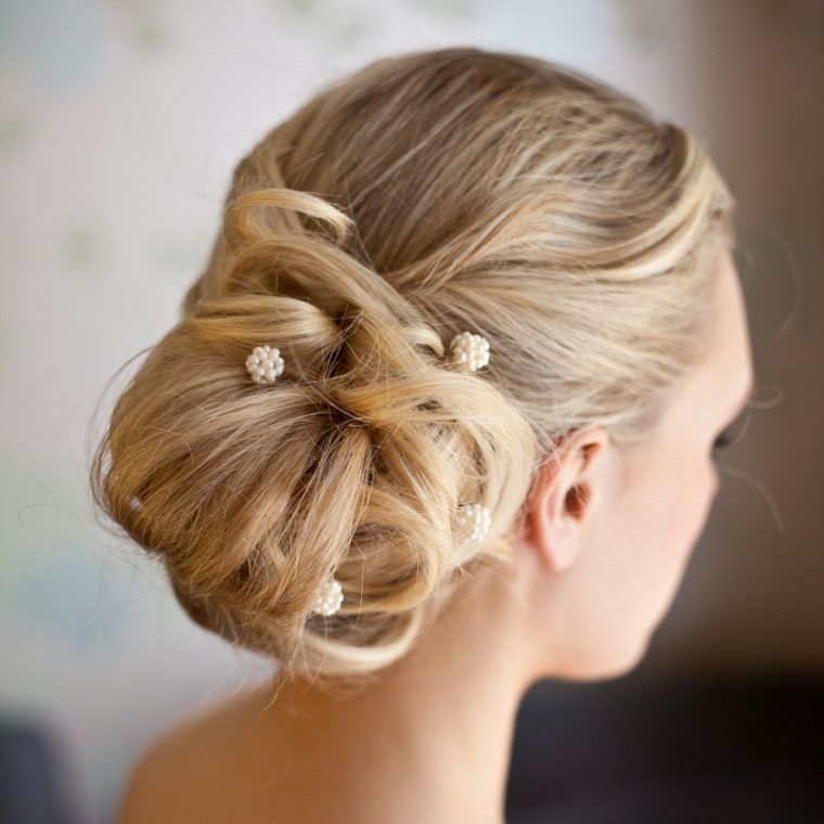 Прически со шпильками на короткие modèle chignon mariage photos coiffures Wedding bun hairstyles, Wedding hair sid