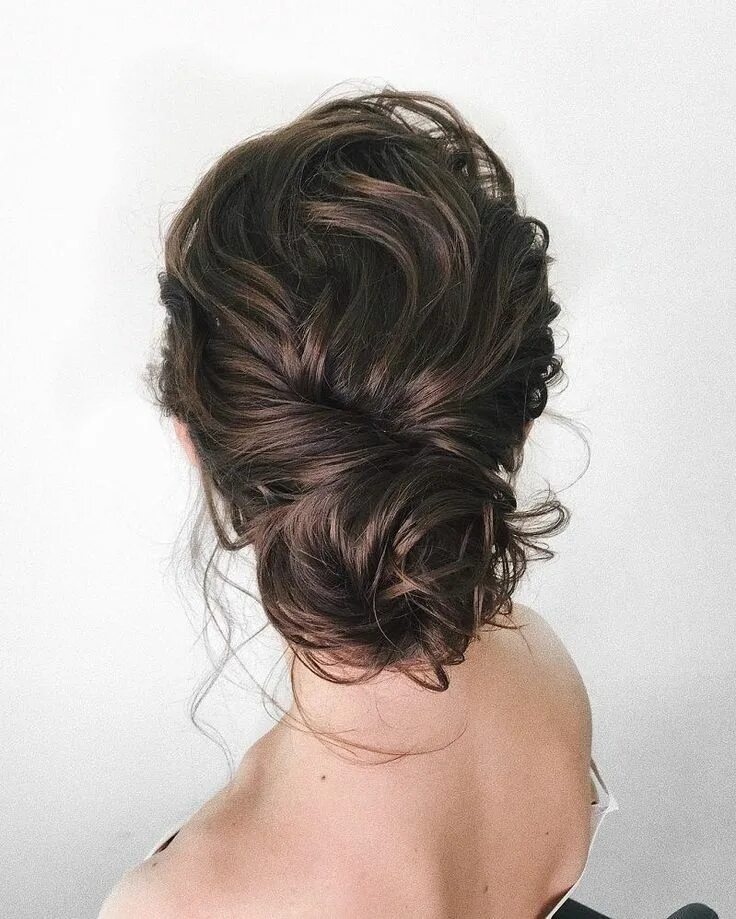 Прически собранные пучки на длинные волосы Textured updo, updo wedding hairstyles,updo hairstyles,messy updos #weddinghair 