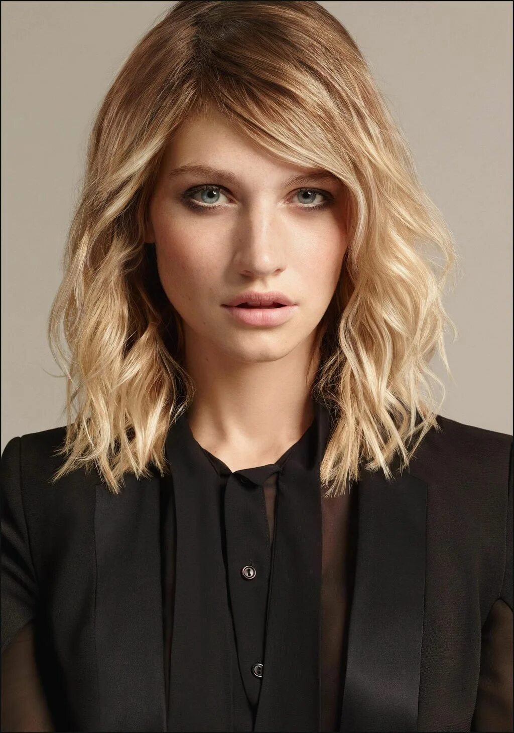 Прически средней длины женские 2024 New fashionable haircut hairstyle trends 2020 новая модная прическа стрижка укла