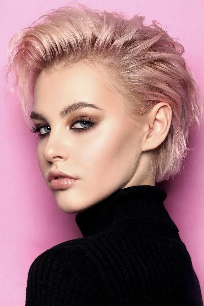 Прически стрижки модные женская Short Hairstyles To Wear At The Christmas Party Coiffure courte, Coupe de cheveu