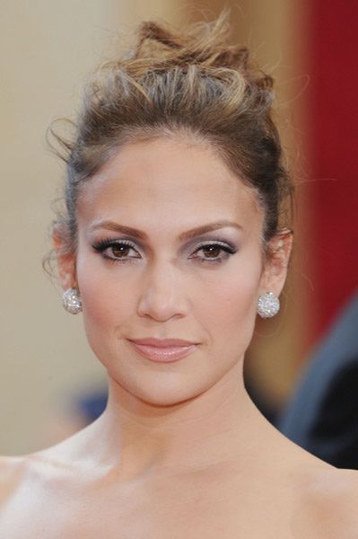 Прически торчащие женские Jennifer Lopez, Maggie Gyllenhaal, Zoe Saldana, Mariska Hargitay, Camilla Belle 