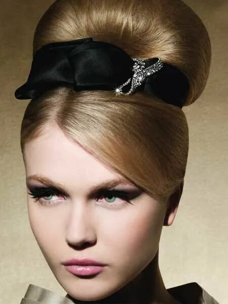 Прически в стиле 60 х годов anos 60 Rockabilly hair, Vintage hairstyles, Bow hairstyle