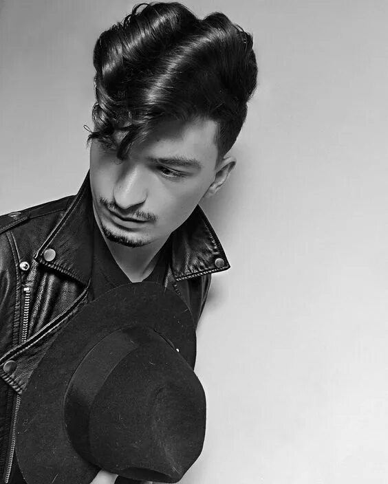 Прически в стиле рок мужские Rockin' Gold USA Greaser hair, Haircuts for men, Mens hairstyles