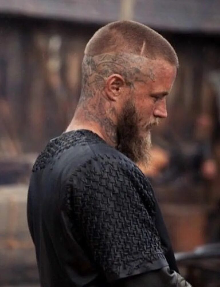 Прически викингов короткие волосы Ragnar Cabelo viking, Estilos de cabelo e barba, Vikings ragnar