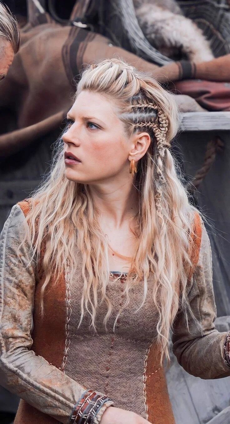 Прически викингов женские Lagertha Viking hair, Viking braids, Medieval hairstyles