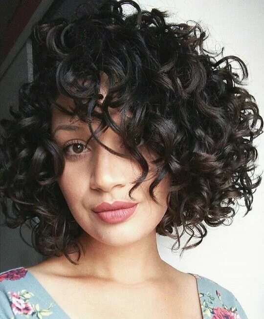 Прически волнистые волосы фото Pin by Shali on hair Haircuts for curly hair, Curly hair styles, Curly hair styl