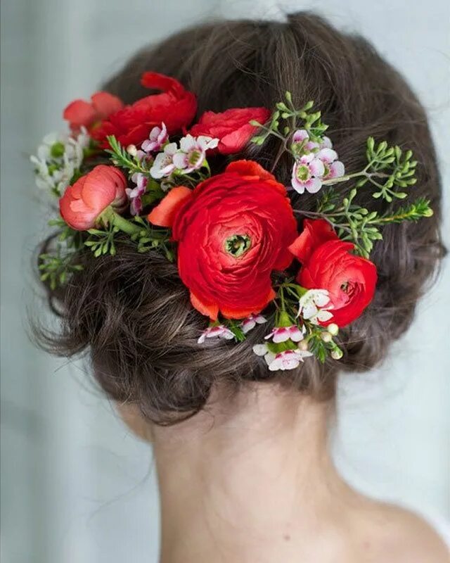 Прически волосы и цвет женщины фото 20 Gorgeous Wedding Hairstyles with Flowers Wedding hair flowers, Flowers in hai