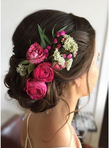 Прически волосы и цвет женщины фото Beautiful Wedding Hair Comb with Flower Accents