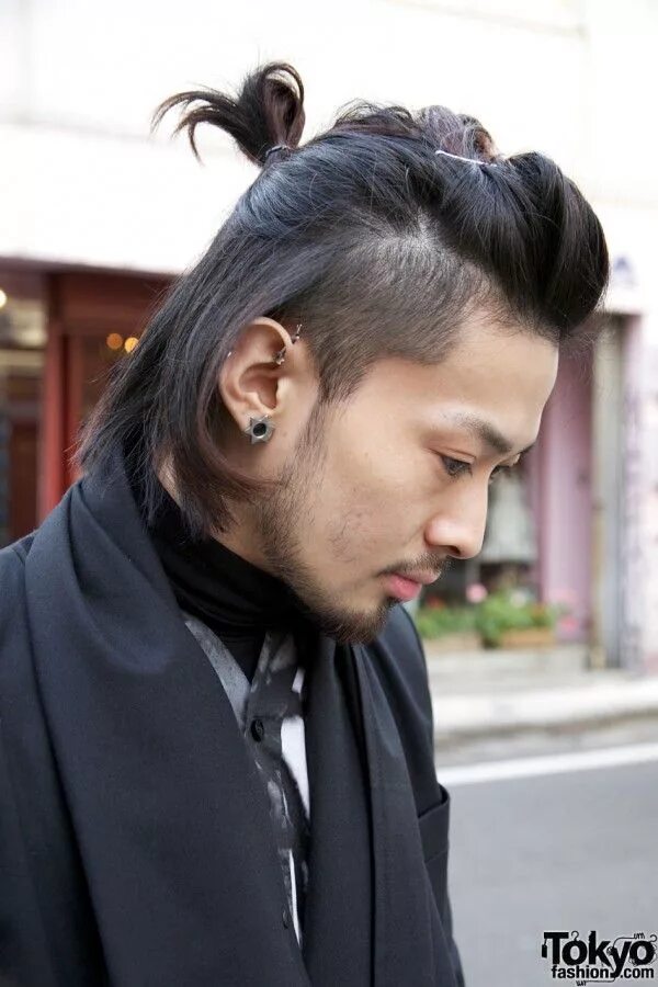 Прически японцев мужские Tokyo Fashion Long hair styles men, Trending hairstyles for men, Japanese men ha