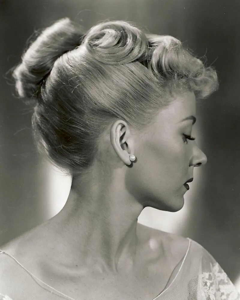 Прически женские 1950 Film Noir Photos: Tracking with Closeups: Gloria Grahame Old hollywood hair, Hol