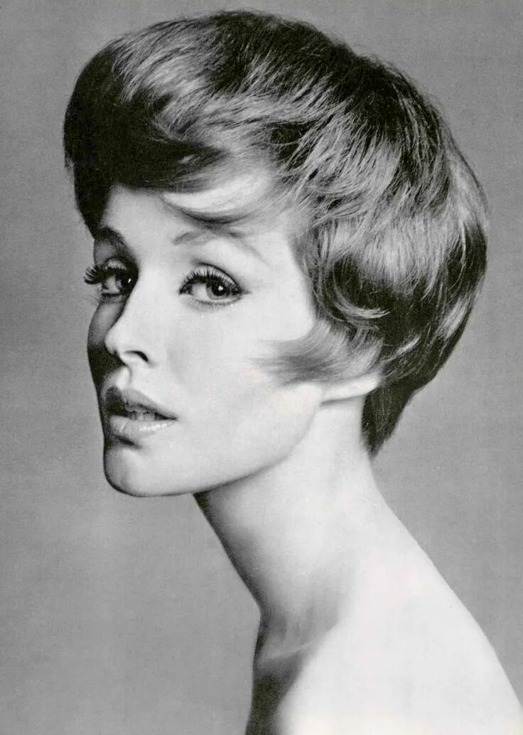 Прически женские 1950 Model's coiffure by Antoine, photo by Pottier, 1960 Vintage hairstyles, 1950s ha