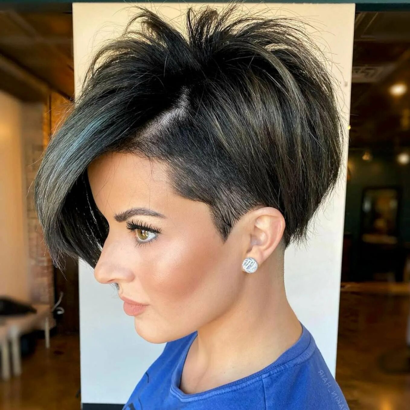 Прически женские модные короткие волосы фото Olivia Turner Short Hairstyles - Likeeed Short hair styles pixie, Pixie haircut 