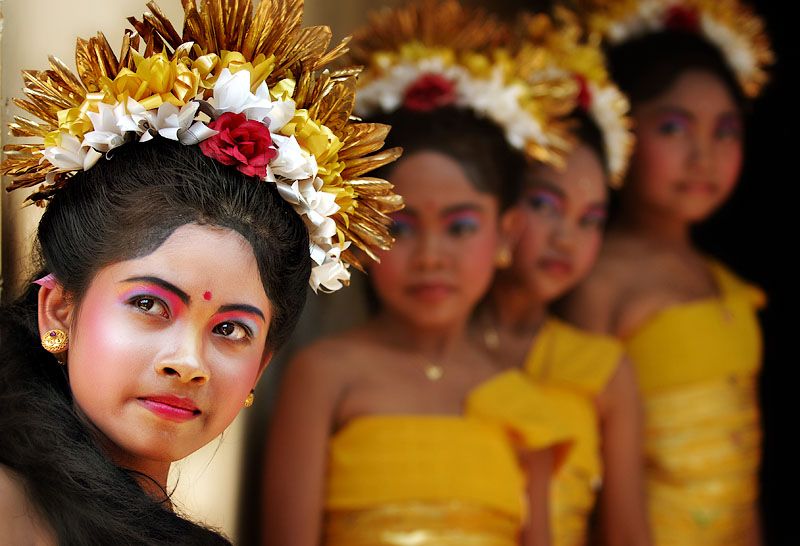 Прически женские на бал amazing face of BALI by Manuel Libres Librodo Jr Indonesia, Bali indonesia, Bali