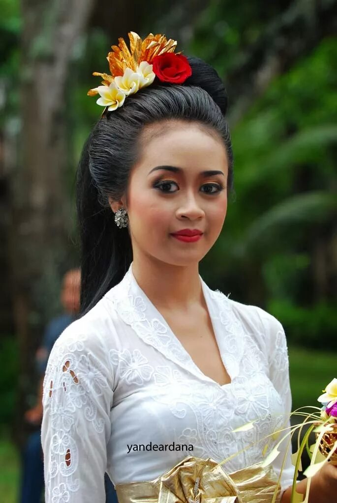 Прически женские на бал Bali Instagram Tours: Bali Beauty