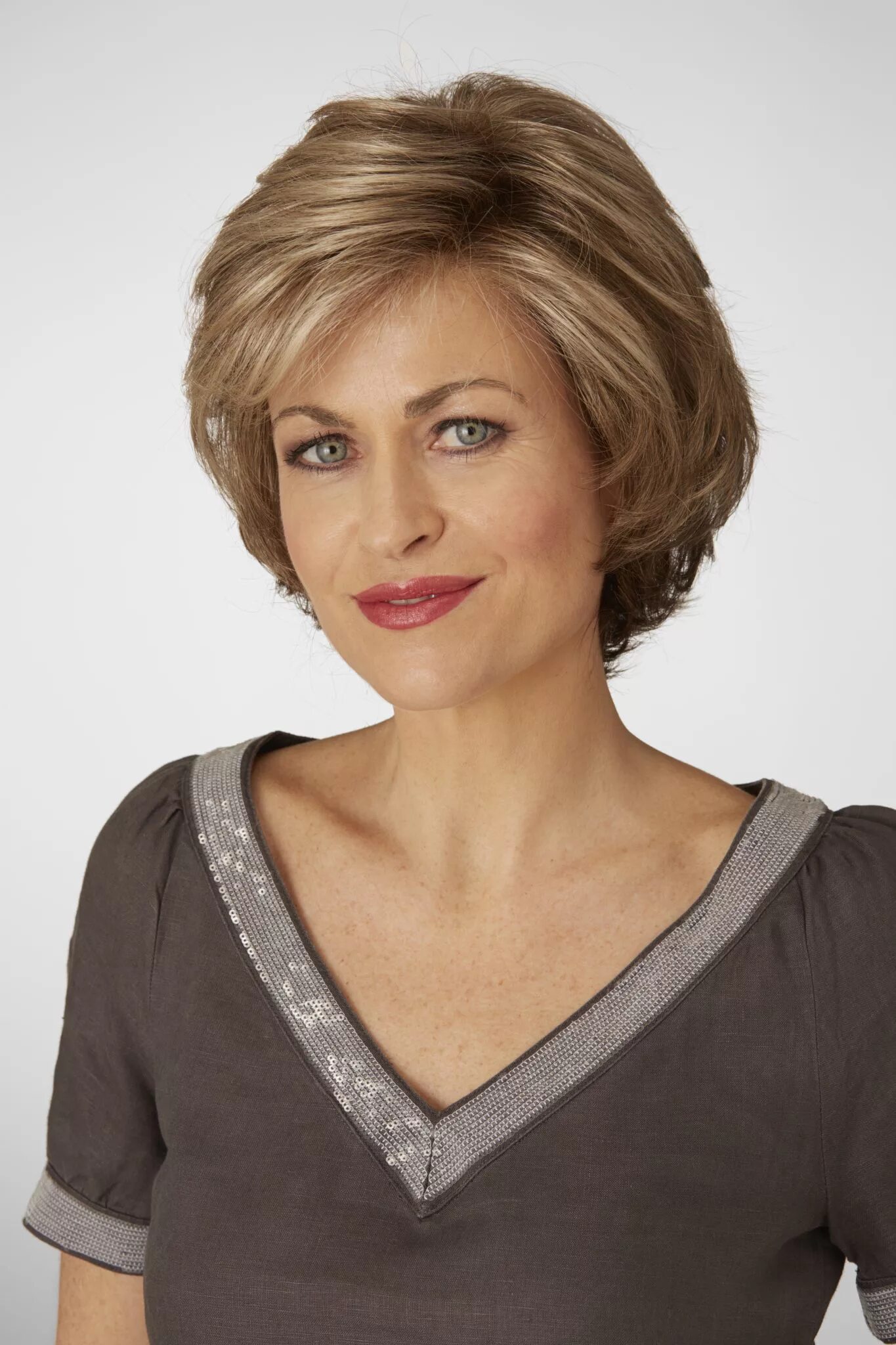 Прически женские на средние волосы за 40 Прическа на средние волосы женщине 45: найдено 88 изображений