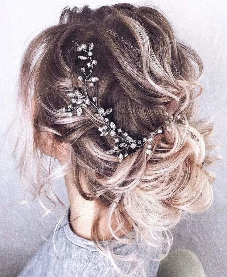 Прически женские на свадьбу на волосы Pin by Rose Marie on Hairstyles Romantic wedding hair, Long hair styles, Messy h