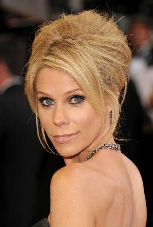 Прически женские поднять Cheryl Hines as Dorothy Chamberlin Isabella's aunt who tries to marry her off to