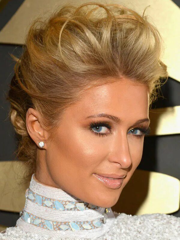 Прически звезд 2024 Paris Hilton Grammys 2014 Paris hilton hair, Paris hilton style, Paris hilton