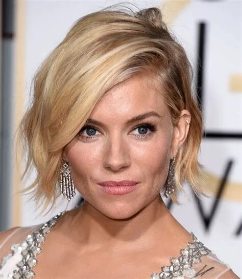 Прически звезд каре Images Sienna miller hair, Short hair styles, Celebrity hairstyles