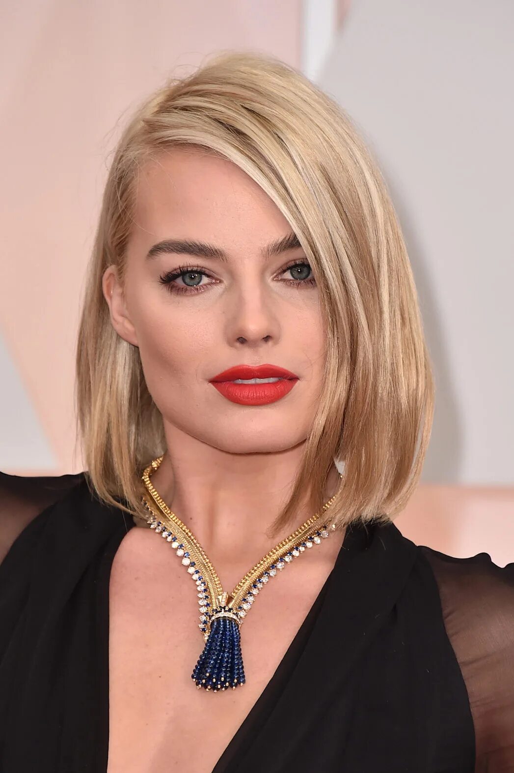 Прически звезд каре Oscars 2015 Beauty Margot Robbie Hair