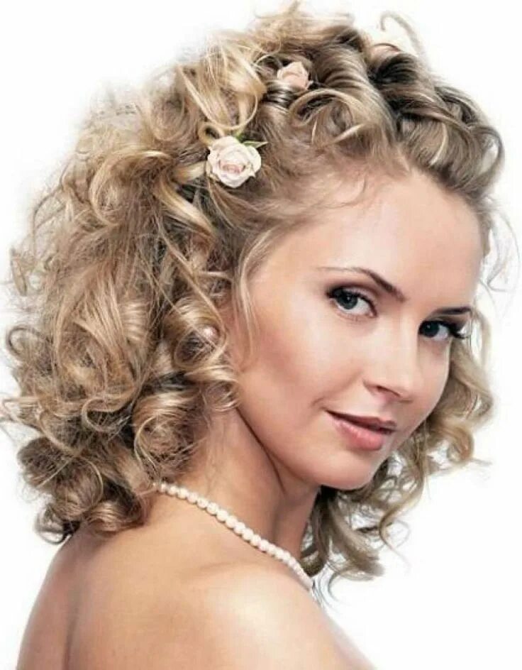 Прическу на юбилей фото Acconciature sposa con i capelli ricci - Acconciatura semplice corta Medium curl