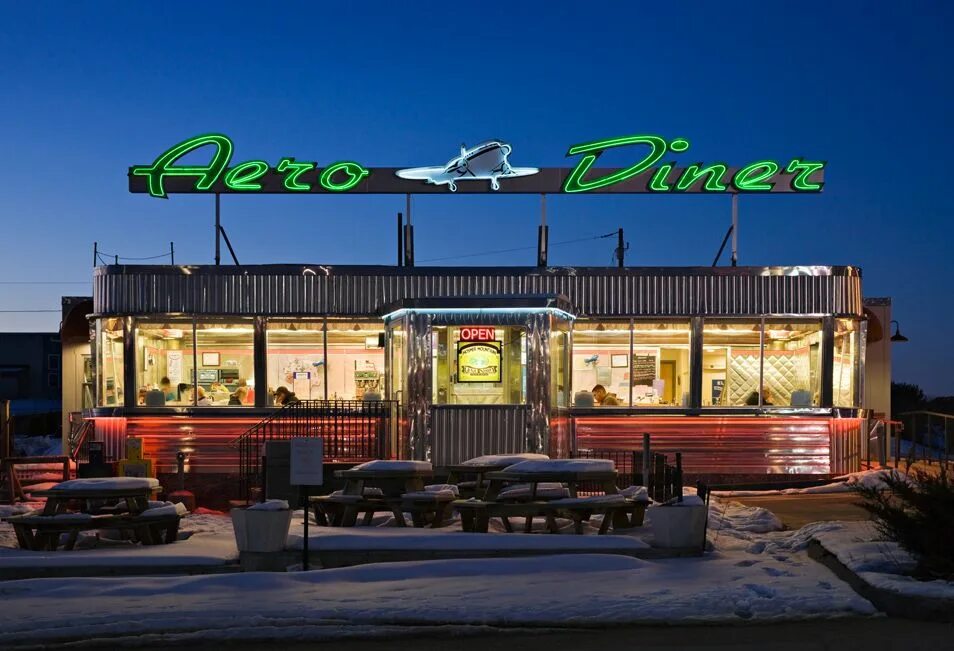 Придорожное кафе фото на трассе John Woolf PDN Photo of the Day Diner, Classic american diner, Vintage diner