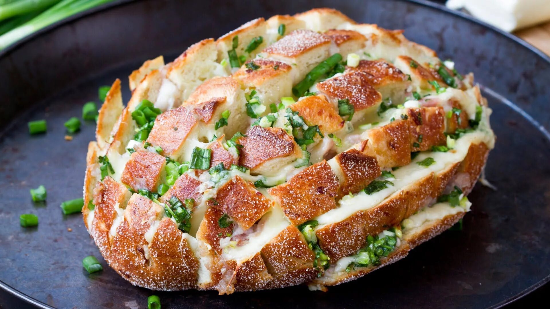 Приготовить быстро и вкусно блюда фото Savory monkey bread. It's an ooey, gooey, melty appetizer that's great for picki