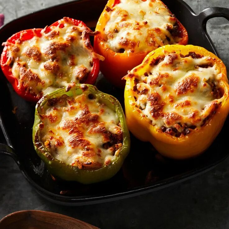 Приготовить фаршированные перцы в духовке фото Cauliflower Rice-Stuffed Peppers Recipe Stuffed peppers, Stuffed peppers with ri