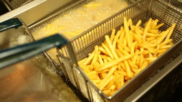 Приготовить картошку фри фото Более 2 000 работ на тему "French Fries Holder": стоковые видео и киноматериалы 