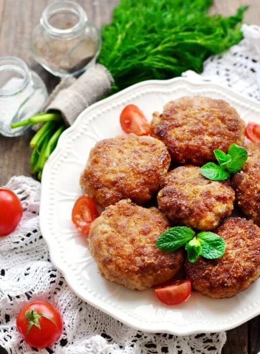 Приготовить котлеты фото Котлеты из говядины и курицы - пошаговый рецепт сочных и вкусных домашних котлет