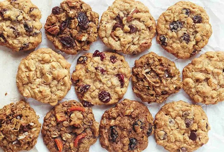 Приготовить печенье с фото This best oatmeal cookies recipe is made with raisins or chocolate chips or even