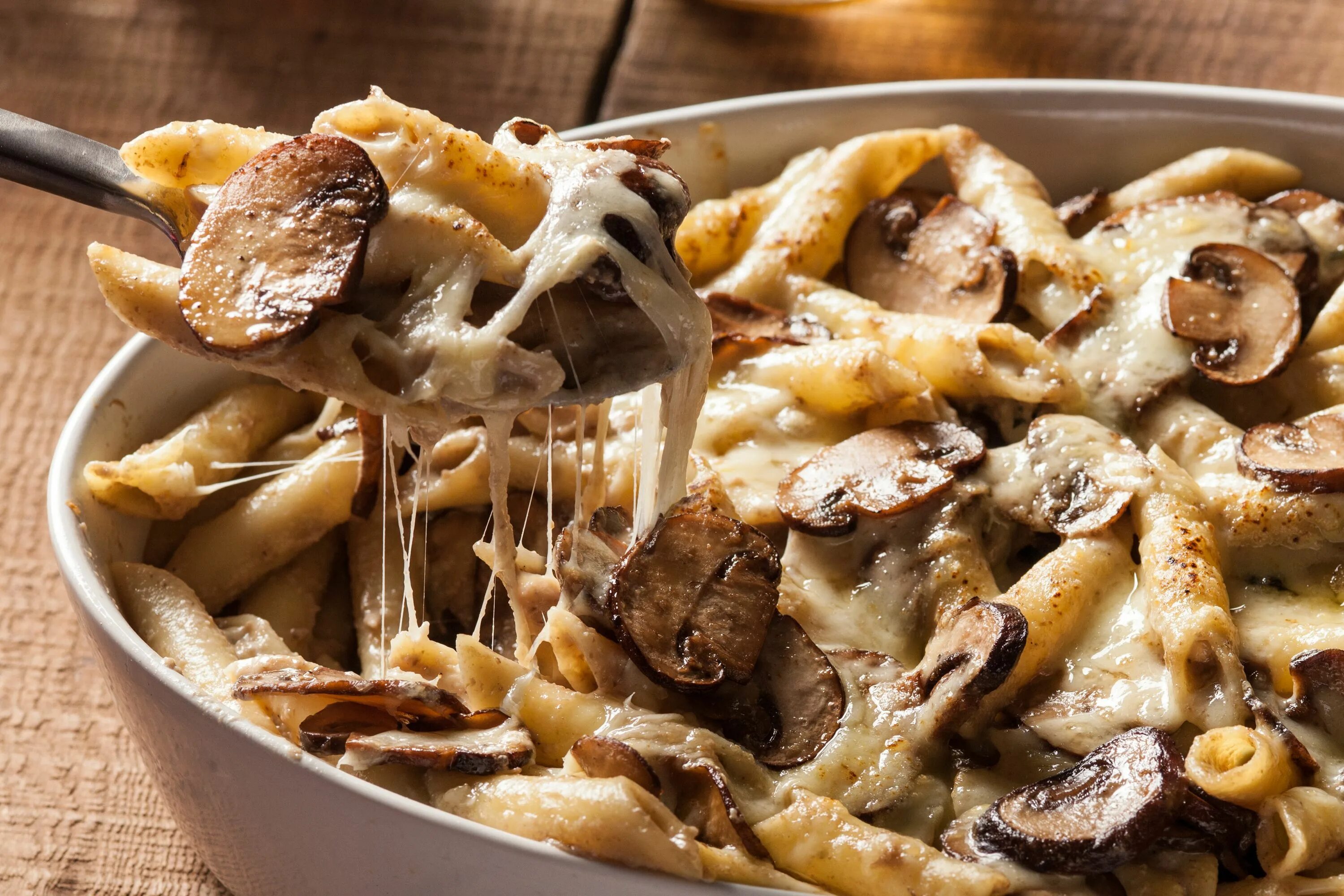 Приготовление шампиньонов с фото Creamy Mushroom Pasta Bake Recipe - CHOW.com Gratin pates poulet, Pates au poule