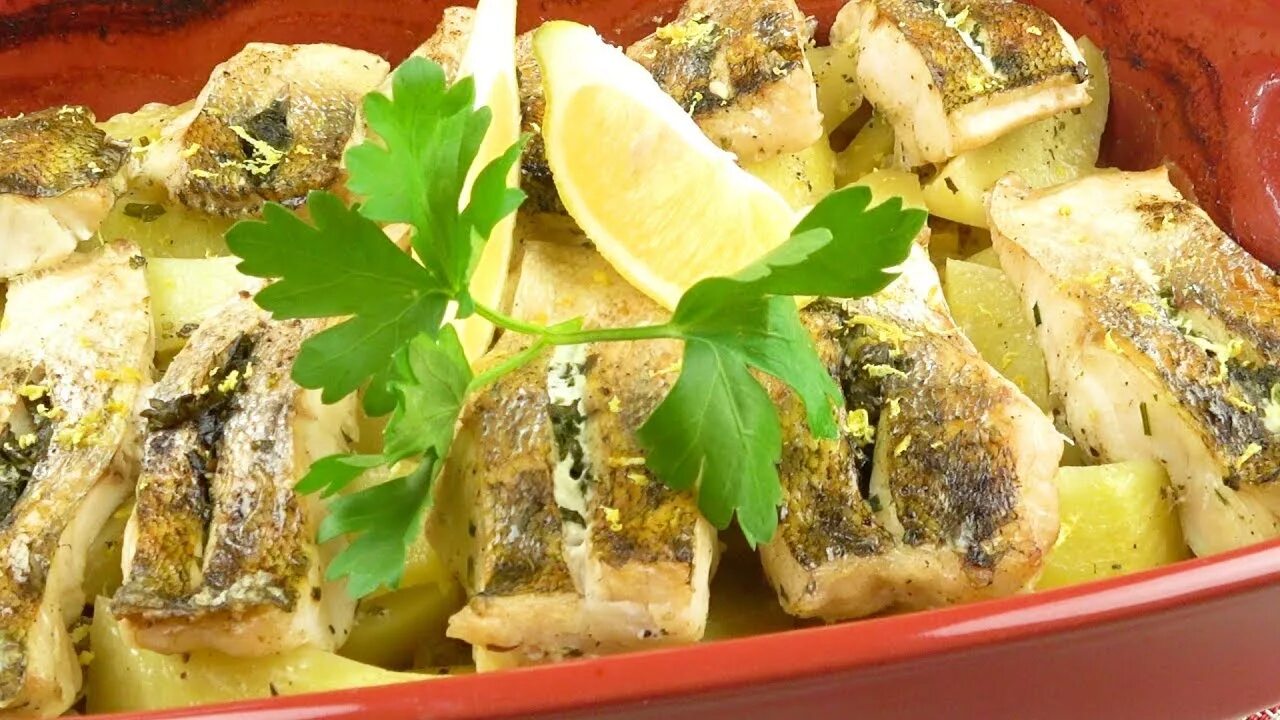 Приготовление судака в духовке с фото Судак, запеченный с картофелем Pike perch, baked with potatoes - YouTube