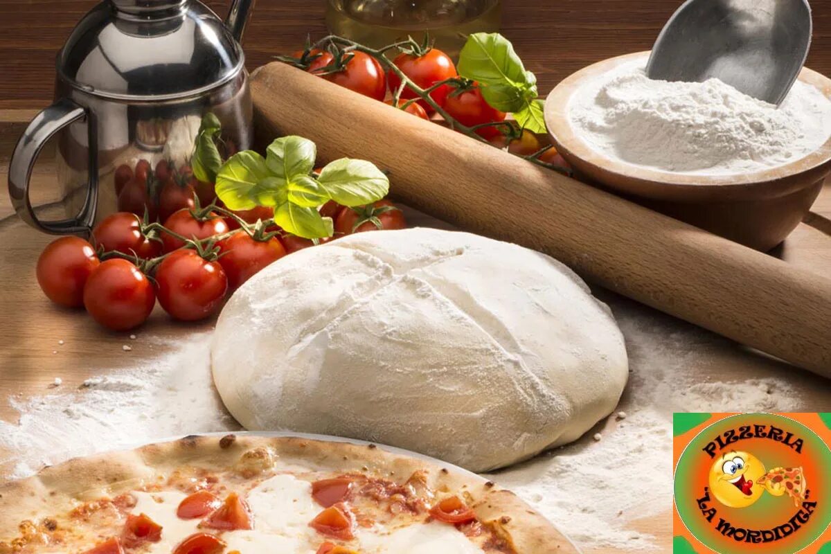 Приготовление теста для пиццы фото Pizzeria La Mordidita adlı kullanıcının Sin buenos ingredientes, no hay una buen