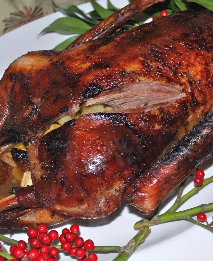 Приготовление утки фото Scrumpdillyicious: Roast Goose with Madeira Sauce Roast goose recipes, Madeira s