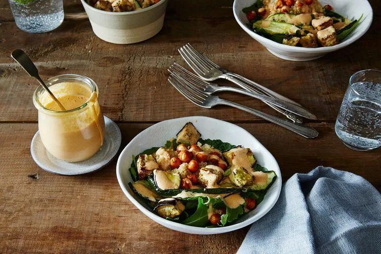 Приготовление ужина с фото Mediterranean Vegetable Bowls with Quinoa, Toasted Chickpeas, and Harissa Tahini