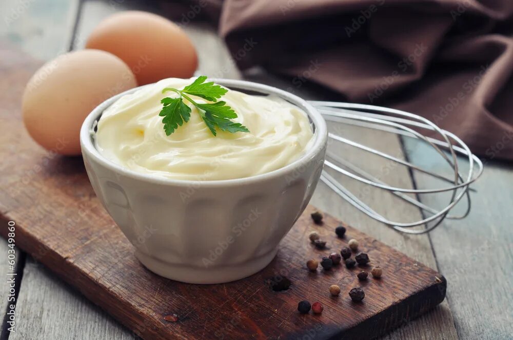 Приготовления майонеза с фото Homemade mayonnaise Фотографія Stock Adobe Stock