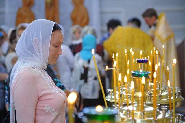 Прихожане храма Валаамского подворья в Москве с трудом уместились на одном фото 