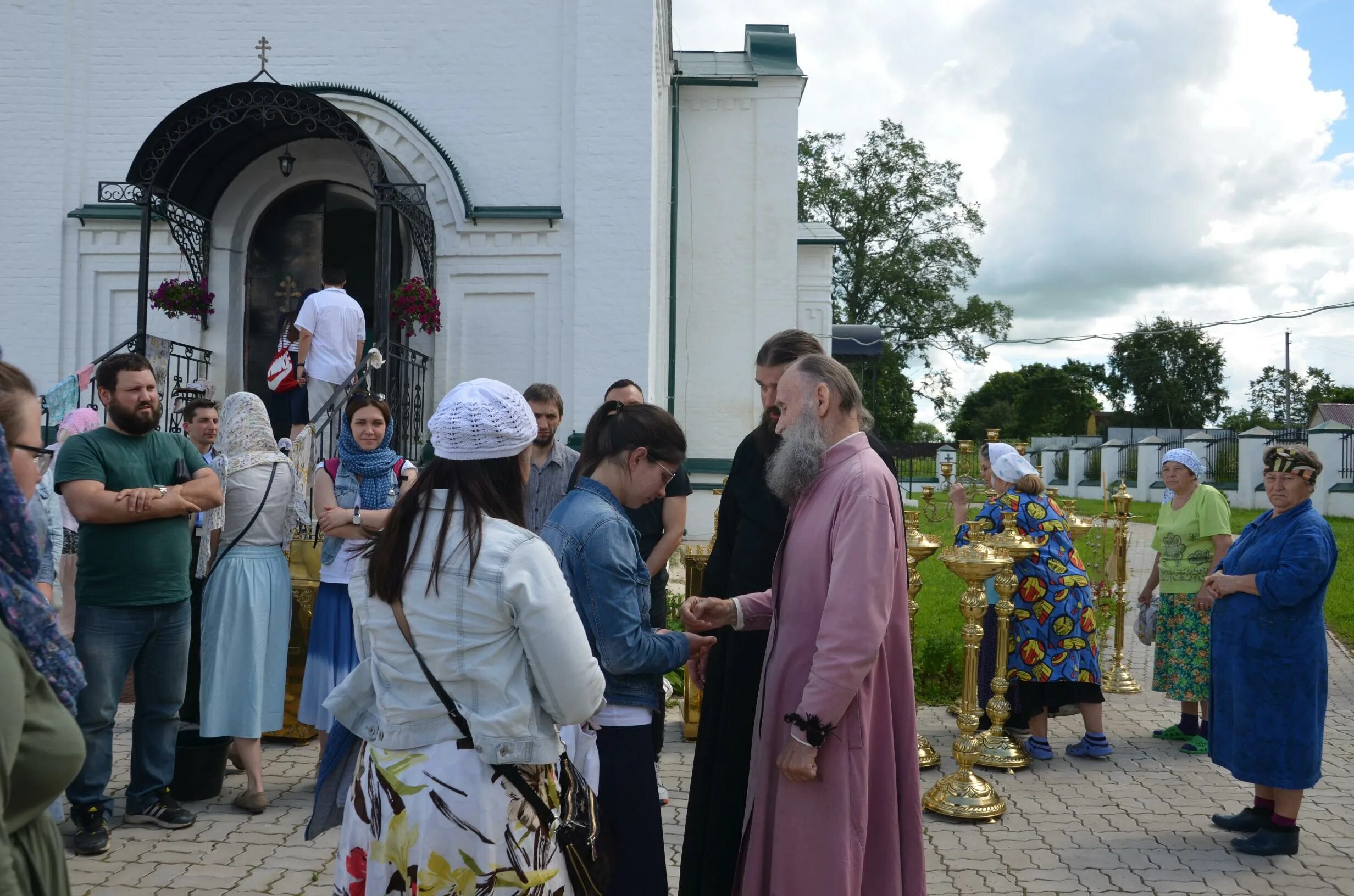 Прихожане храма фото Прихожане храма Священномученика Ермогена в Зюзине посетили Святую Владимирскую 