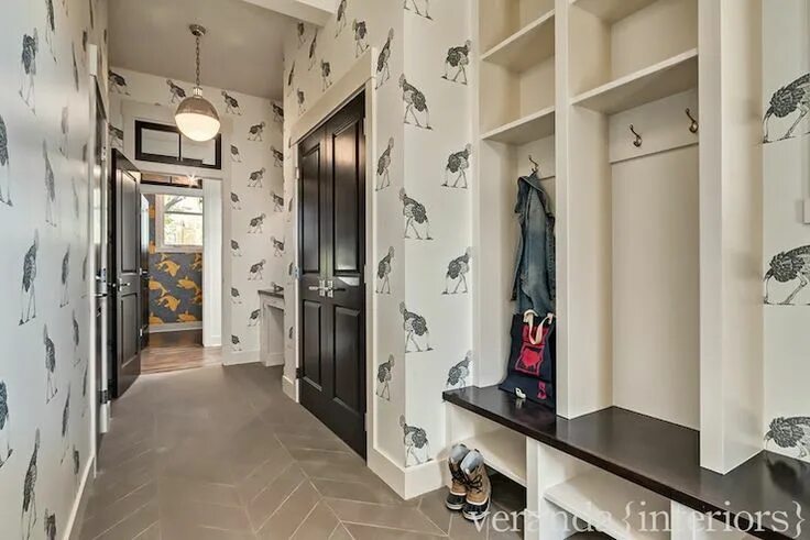 Прихожая брежневка дизайн фото Black and white mudroom features ostrich wallpaper, Beware The Moon Ostrich Wall