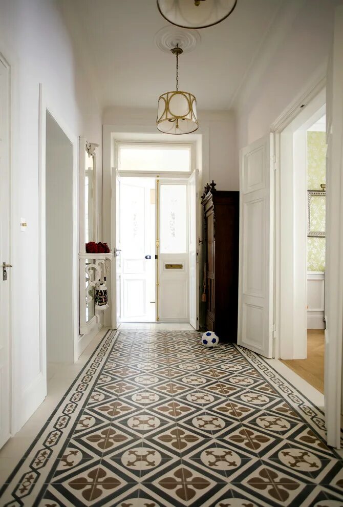 Прихожая полы фото дизайн Cement tiles Victorian style hallway - Классический - Прихожая - Лондон - от экс