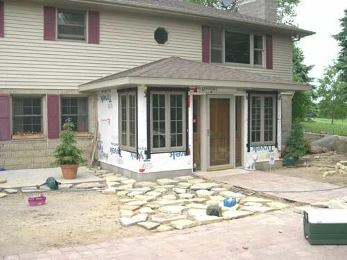 Прихожая пристройка к дому фото adding a mud room to the front of a split level - Google Search Split foyer remo