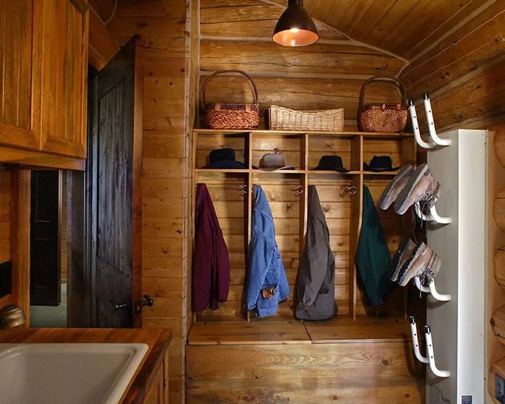 Прихожая своими руками на дачу 7 Charming Ideas to Organize the Messiest Mudrooms Mudroom design, Mudroom, Mudr