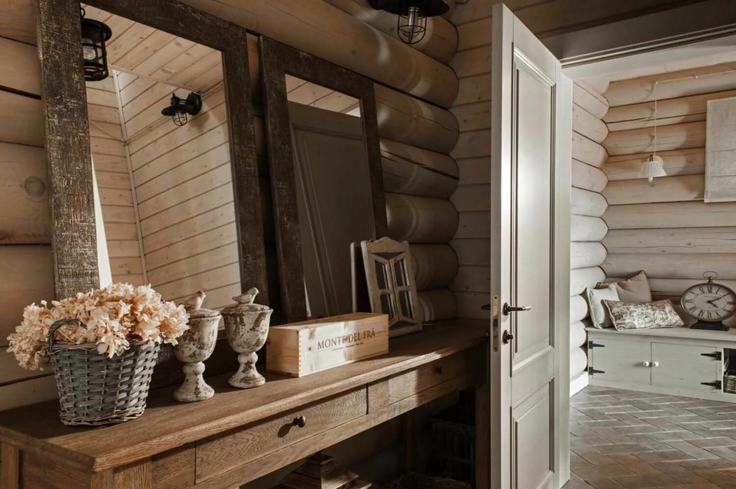 Прихожая в деревянном стиле фото Rustic-chic log cabin style home in the countryside of Moscow Cabin style home, 