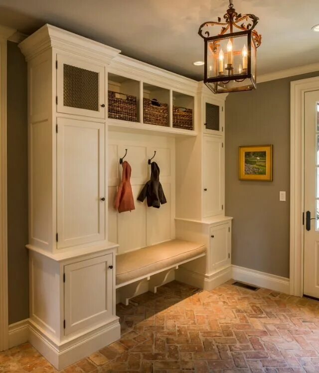 Прихожая в доме дизайн интерьера Found on Houzz app Mudroom flooring, Mudroom design, Timeless interiors