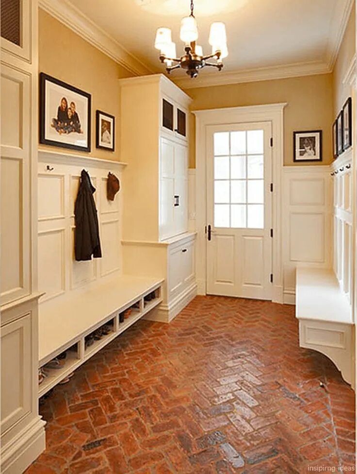 Прихожая в доме реальные фото Gorgeous Mudroom Entryway Design Ideas 67 House design, Herringbone brick floor,