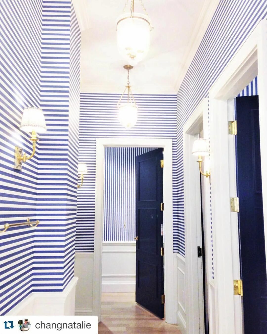 Прихожая в полоску фото Mark D. Sikes on Instagram: "Love these #stripes at @draperjames in #nashville" 