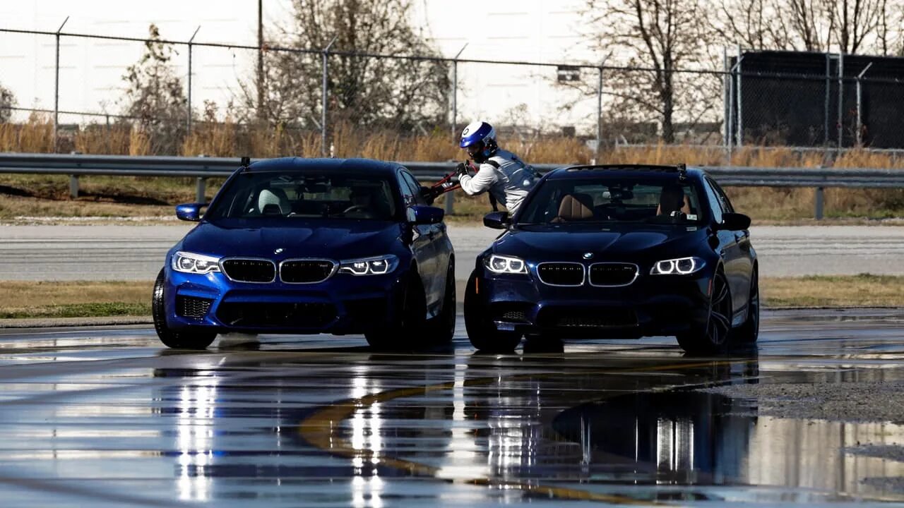 Прикольное фото бмв BMW drifts the new M5 to two world records Top Gear